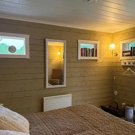 Lomamökit Northern Lights Riverside - Sauna & View *
